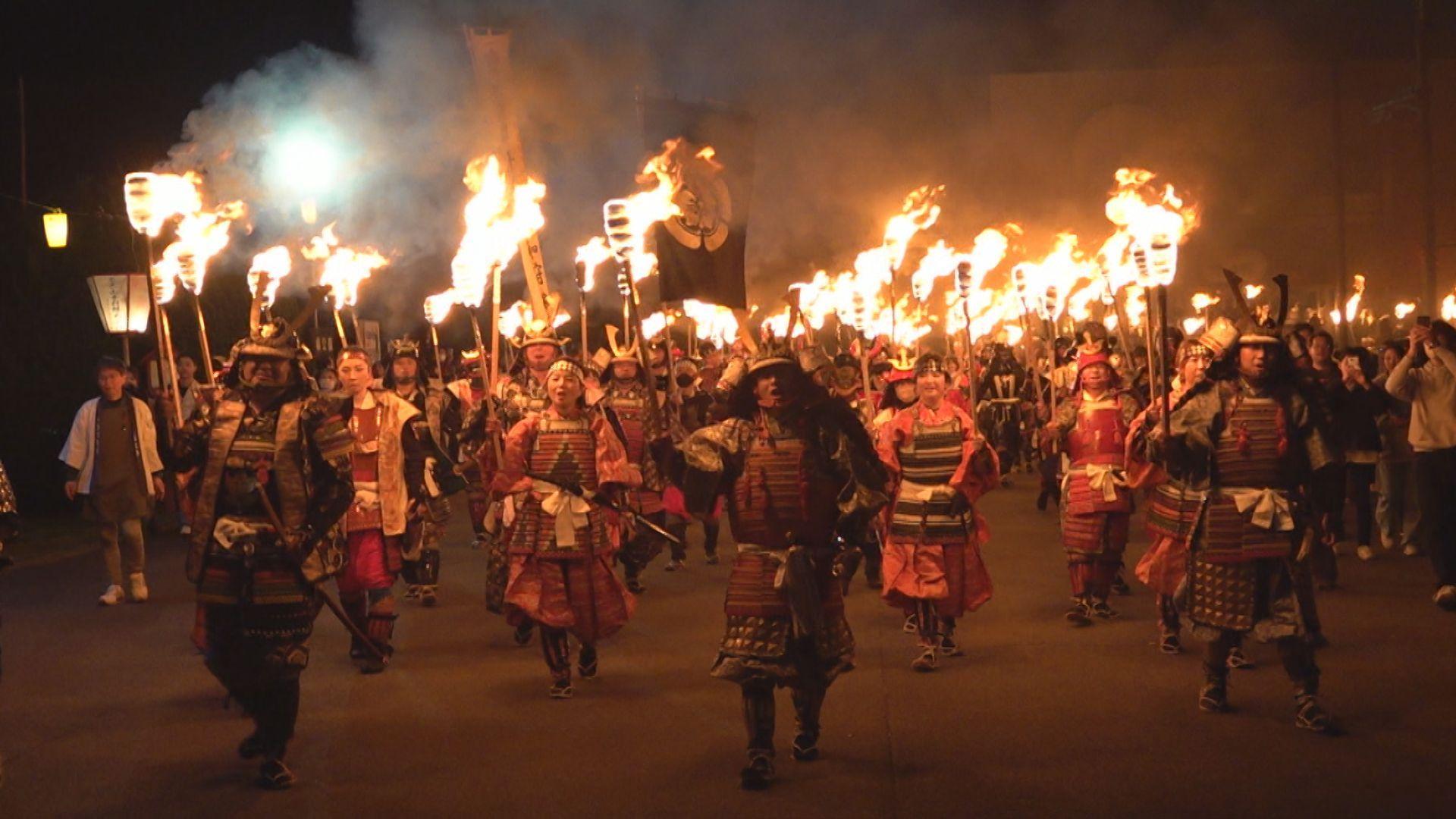 夜桜と炎が織りなす“歴史絵巻” 県内最大の火祭り｢観櫻火宴｣ 雲仙市千々石町