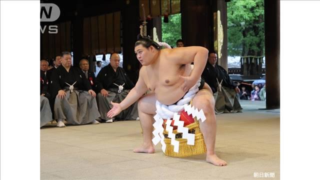 新横綱・大の里 奉納土俵入り　師匠と同じ“雲竜型”披露