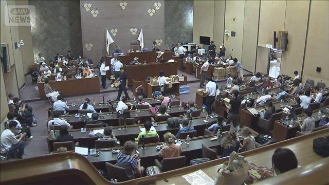 神奈川・鎌倉市　議場も避難所に　すでに多くの人が避難