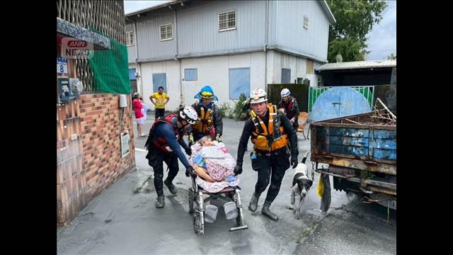 台湾の台風被害　負傷者100人超　湖の決壊から3日　死者15人　残った水量は8％に