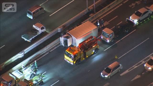 東京・江東区の首都高速湾岸線で6台絡む事故 トラック運転手の50代男性が死亡 3人けが