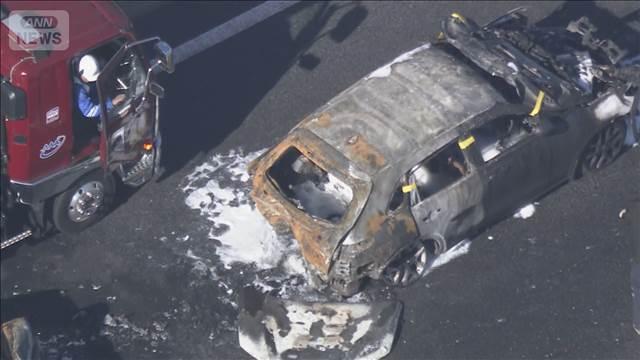 中央自動車道で車3台が絡む事故 うち2台が炎上　愛知・小牧市