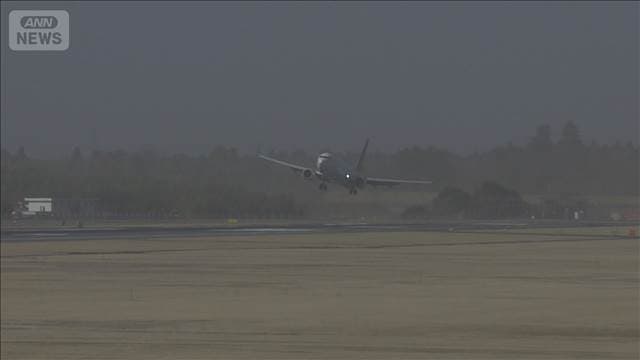 強風の影響　成田空港で複数便が着陸できず　目的地変更する便相次ぐ