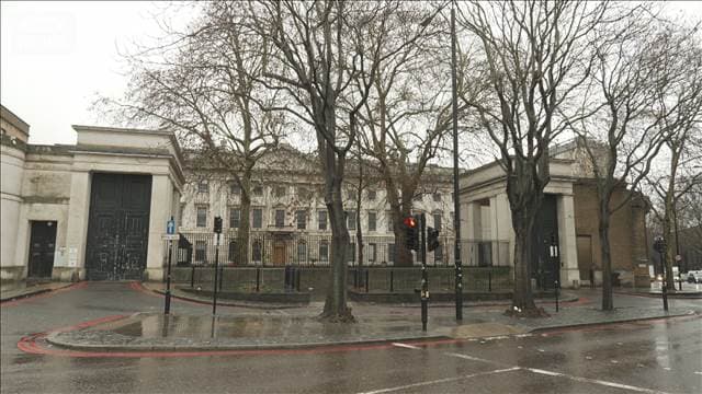 巨大中国大使館に「秘密地下室」か ロンドン重要通信網への諜報活動懸念　英紙報道