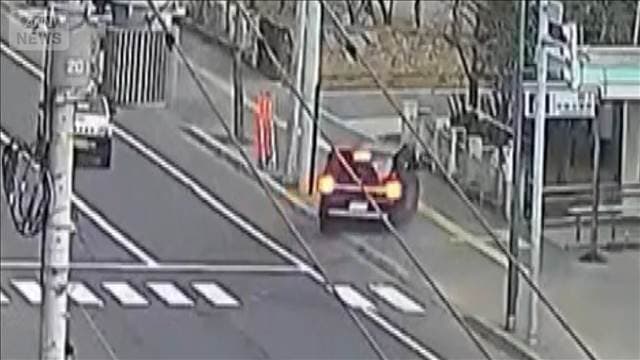 車が街路樹に衝突　酒気帯び運転の疑いで男逮捕