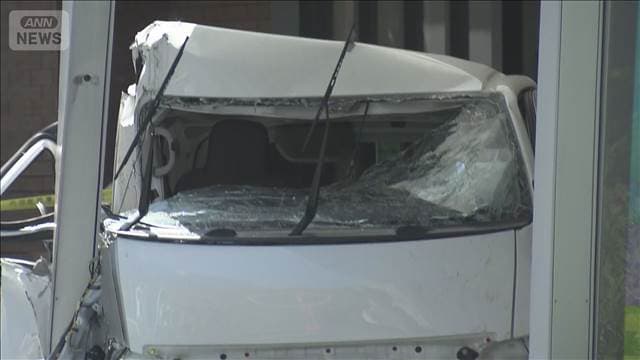 渋谷区の明治通りのバス停にワゴン車が突っ込む　運転の男性死亡　歩行者もけが