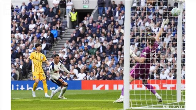 三笘薫 衝撃ボレーで今季3点目　久保建英は悲願の初タイトル