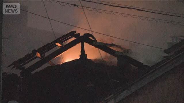 「黒煙が上がっている」住宅街の寺で火事　本堂が炎上　富山・高岡市
