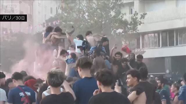 フランスでサポーター400人超拘束　仏チーム優勝でサポーターが暴徒化