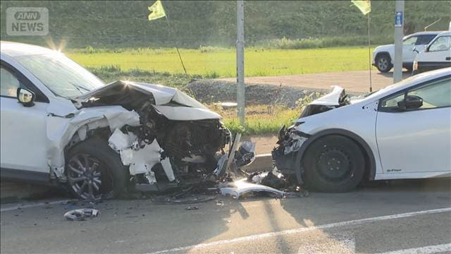 車同士が正面衝突 6人けが　レンタカーが対向車線に 北海道 富良野市
