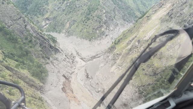 中国側「0.7平方キロメートルが壊滅的被害」　土石流、22キロ押し寄せ直撃