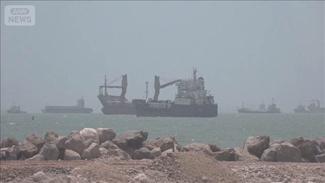 「スーパータンカーが機雷に接触炎上」イラン発表　米軍は「偽情報による威嚇」と否定