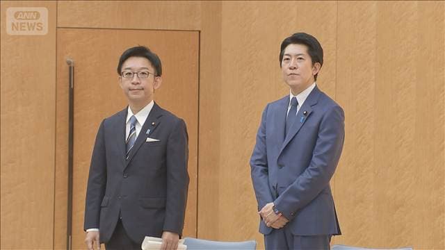 中西新副長官「政権の一員として全力尽くす」　総理官邸で新旧副長官の挨拶式