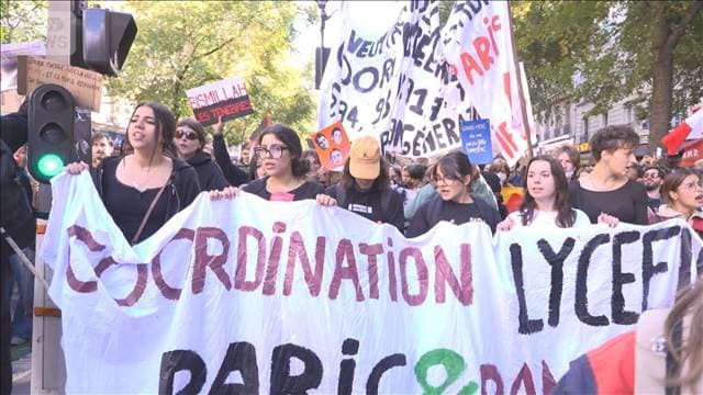 フランス全土でデモ　パリなどで暴徒化　教育環境などの改善を求め