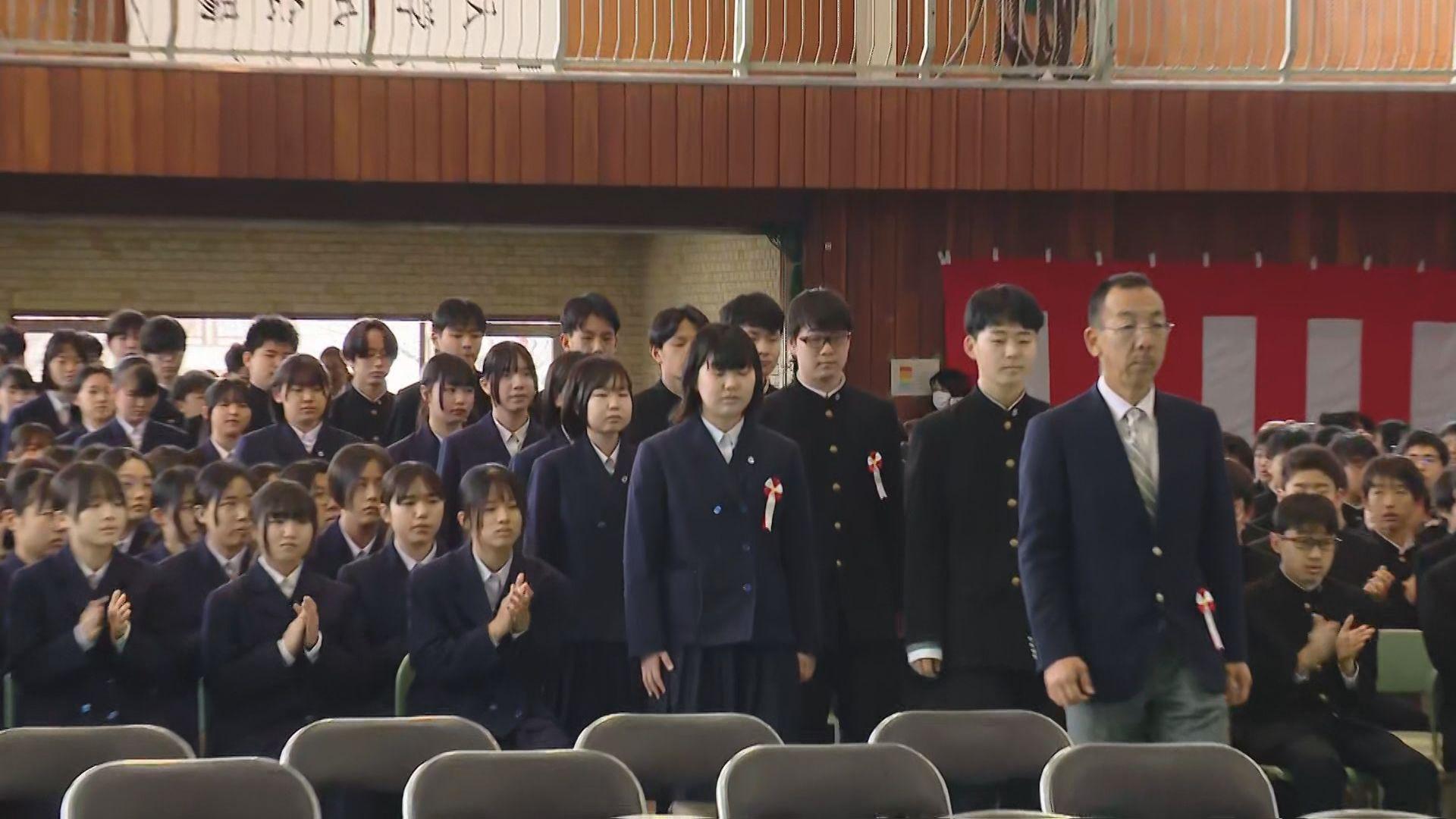 県内多くの公立中学校で卒業式 淵中 笑顔と涙の「最後のホームルーム」