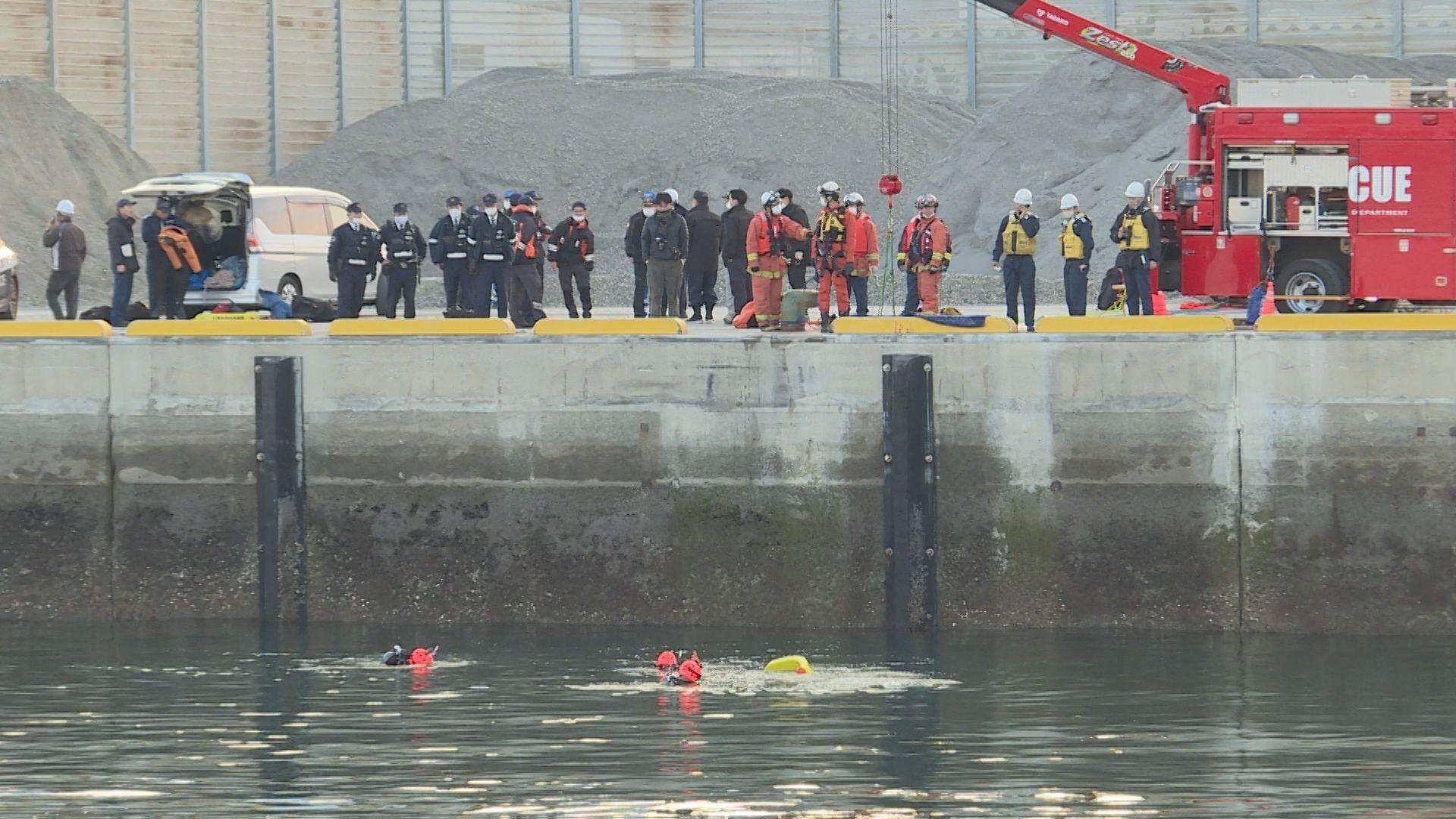 【長崎】島原新港で車が海中転落 高齢男性を搬送