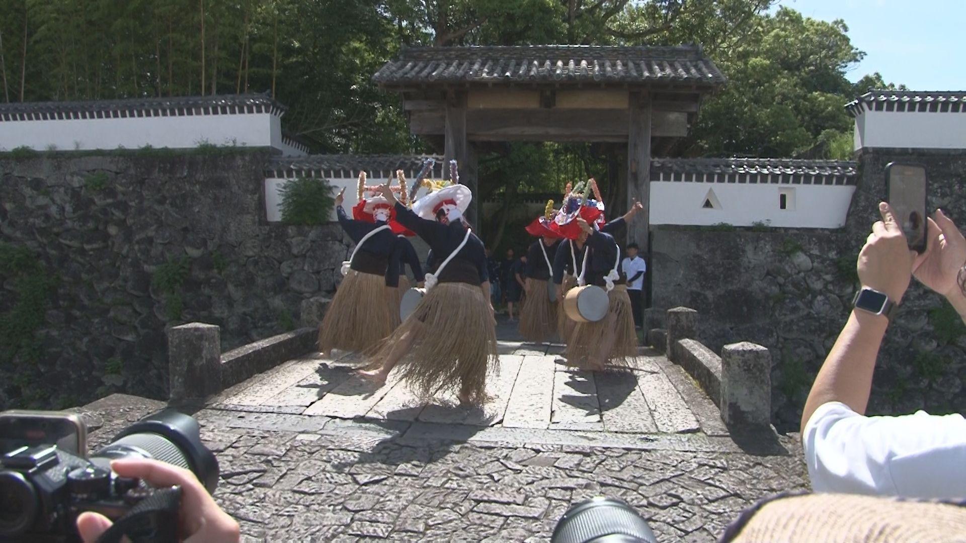 先祖を供養する念仏踊り　五島のお盆「チャンココ」で賑わう