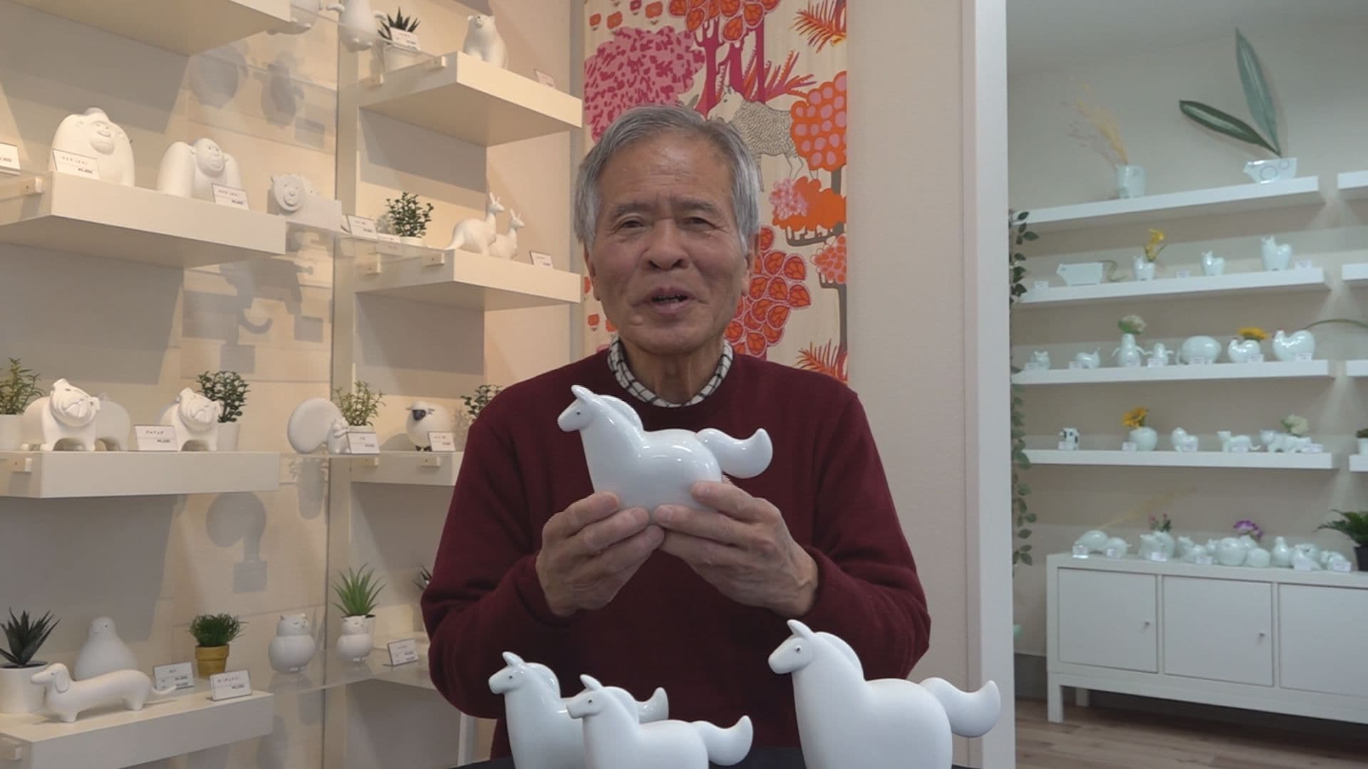 正月用の干支の置物作りピーク　波佐見町