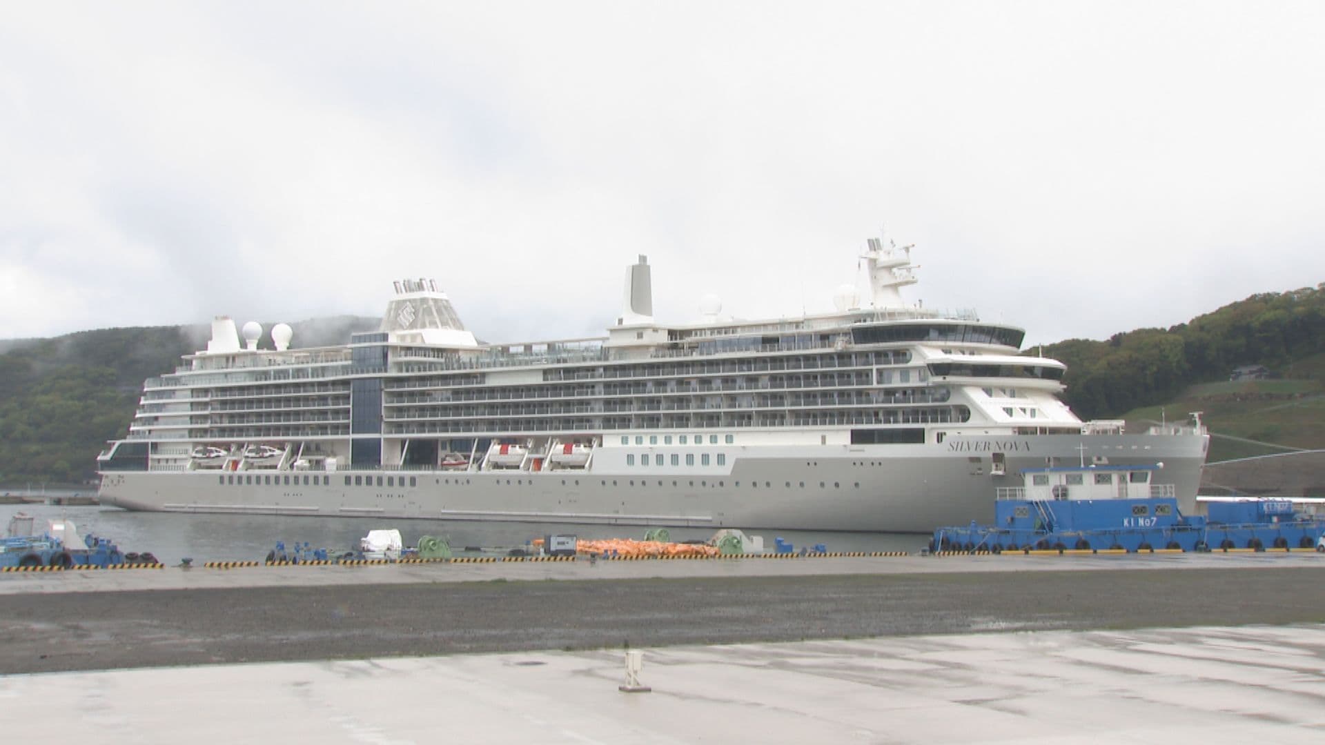 シルバー・ノヴァ（５万５千トン）が初入港　４月は１５日間に７隻　国際クルーズ船の佐世保寄港　