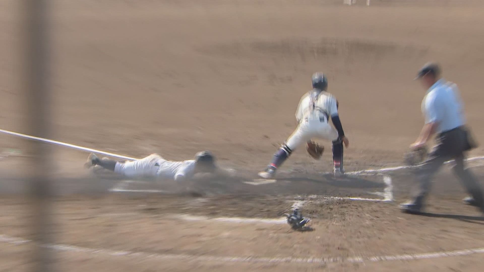秋の高校野球県大会決勝・ホームイン