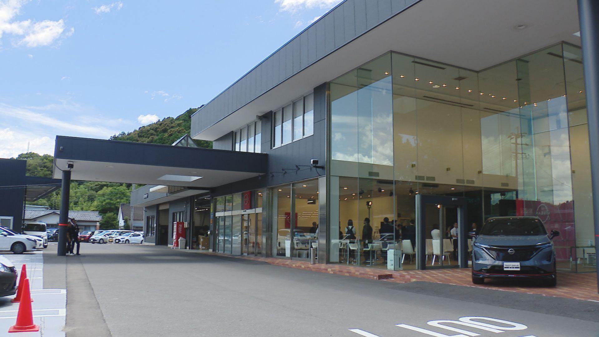 「セールスしない」日産が試乗体験特化の店舗　ペーパードライバー佐藤アナの感想は　