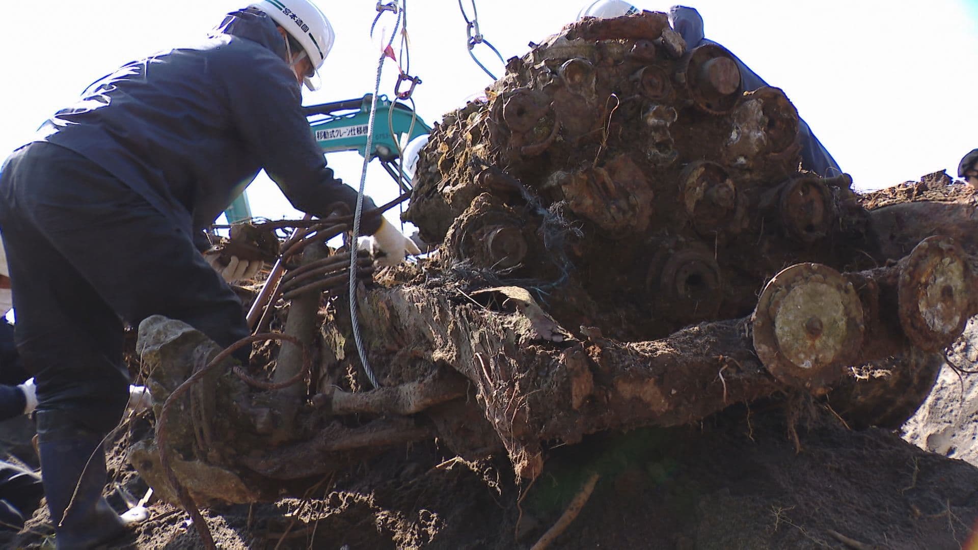 「これもイラン情勢の影響」　原油由来のさび止め剤が入手困難　大火砕流被災車両の保存作業を延期