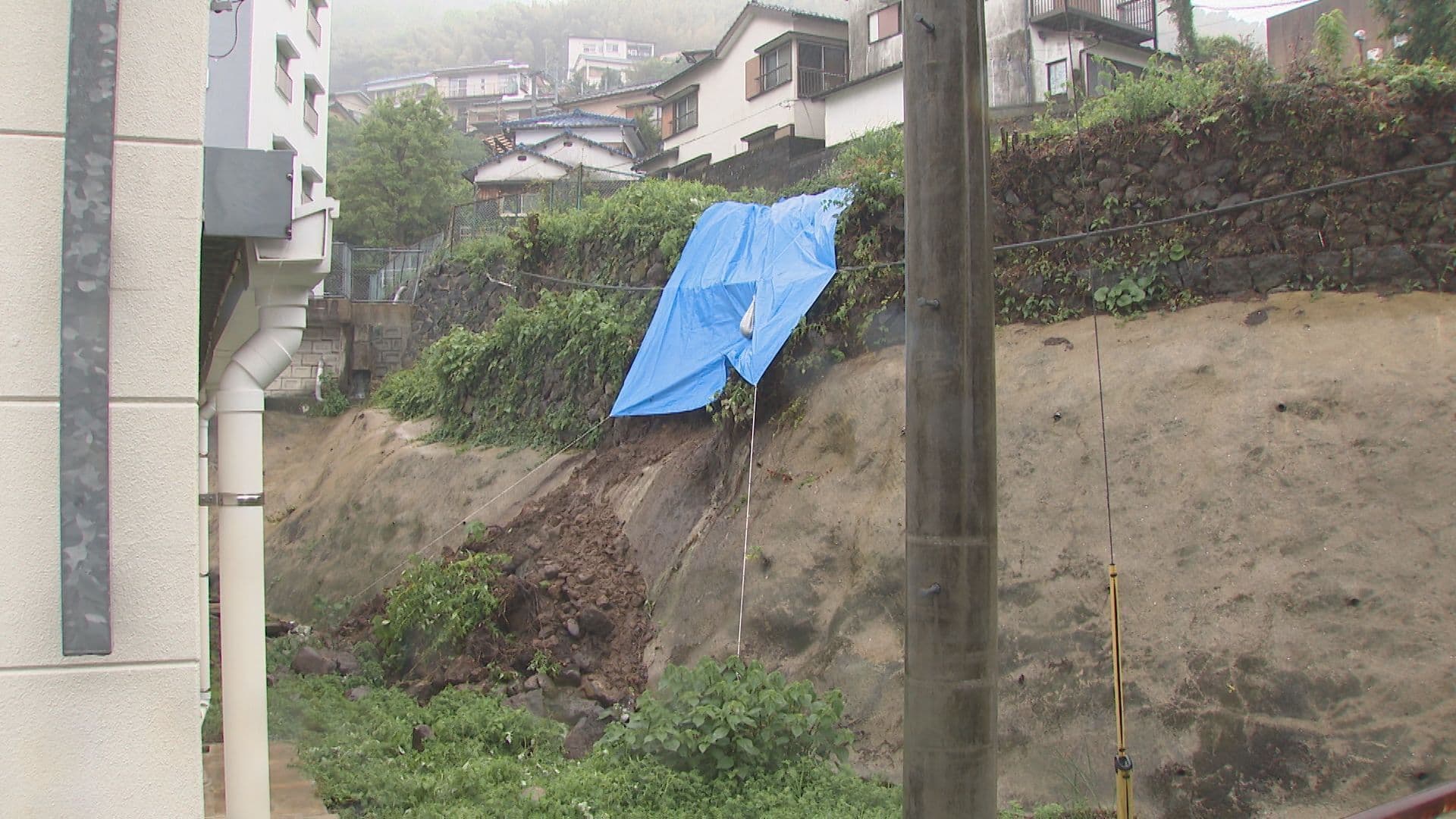 「ハザードマップを確認し、日頃から備えを」　長崎市で法面崩れる