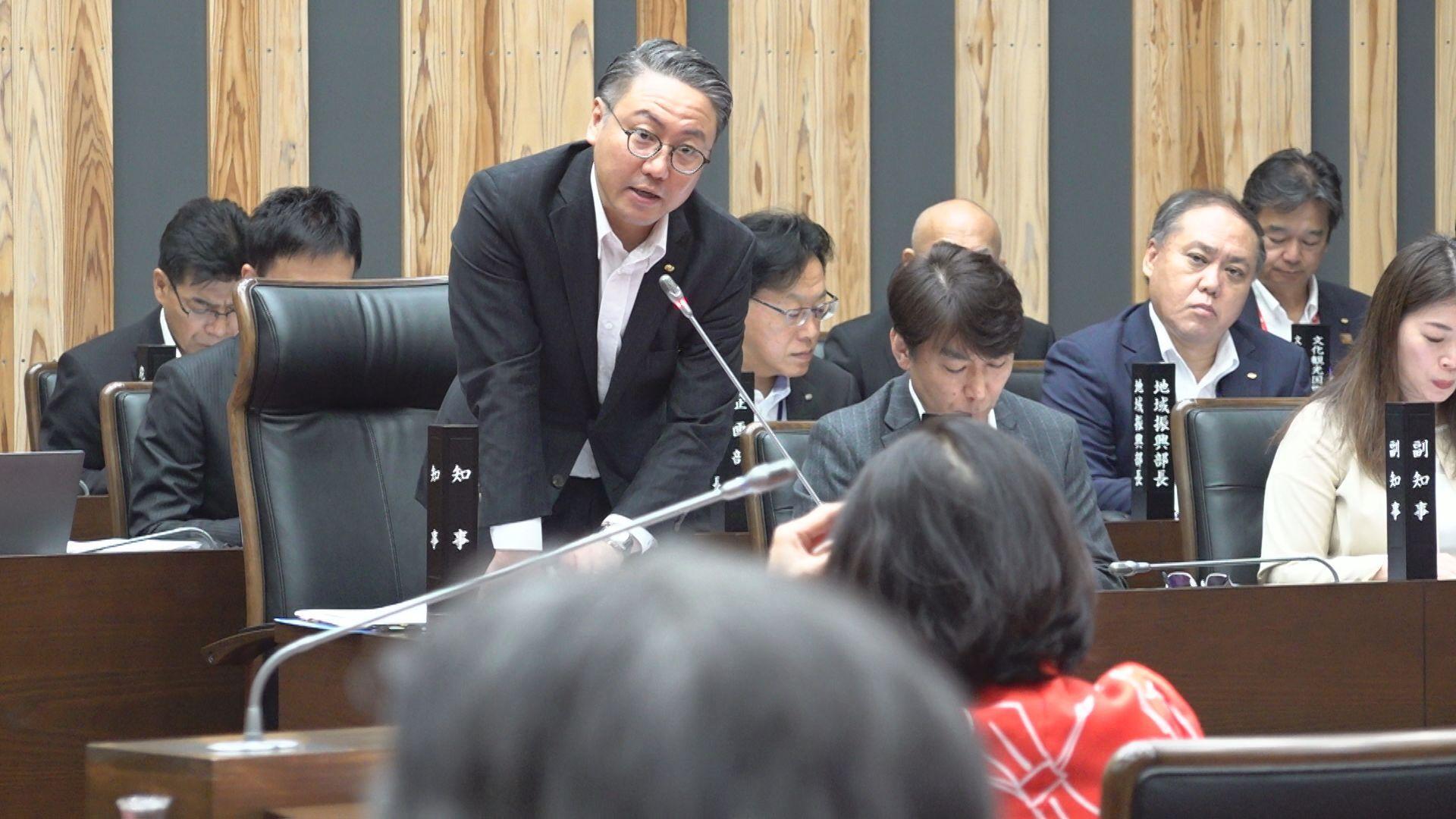 大石知事「政治とカネ」問題めぐり質問相次ぐ 県議会一般質問