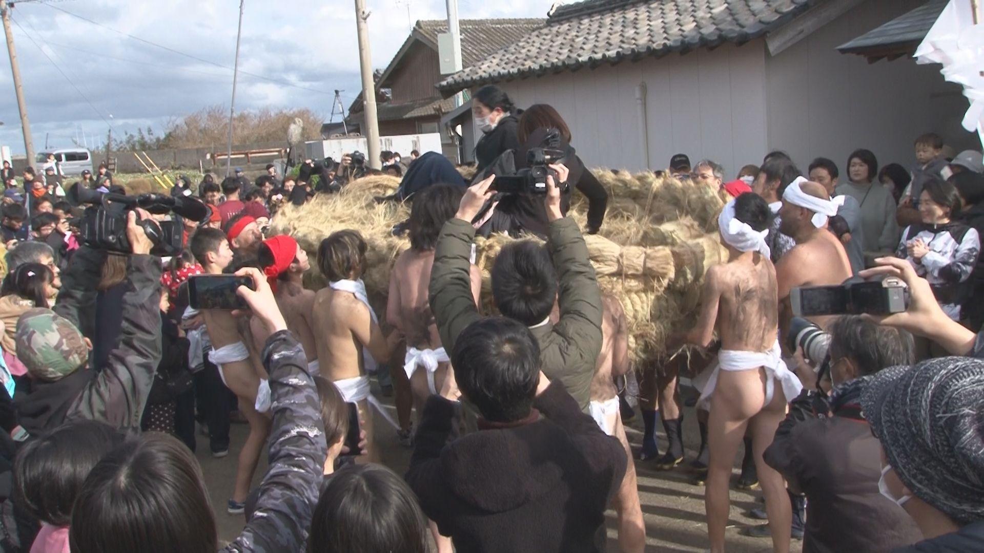 五島で奇祭”ヘトマト”語源も由来も不明の小正月行事…見物人も大にぎわい