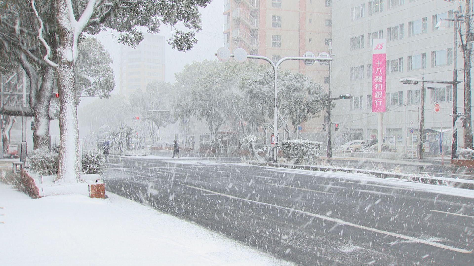 この冬一番の強い寒気が流れ込み県内各地で雪 ６日にかけ警報級の大雪の可能性も