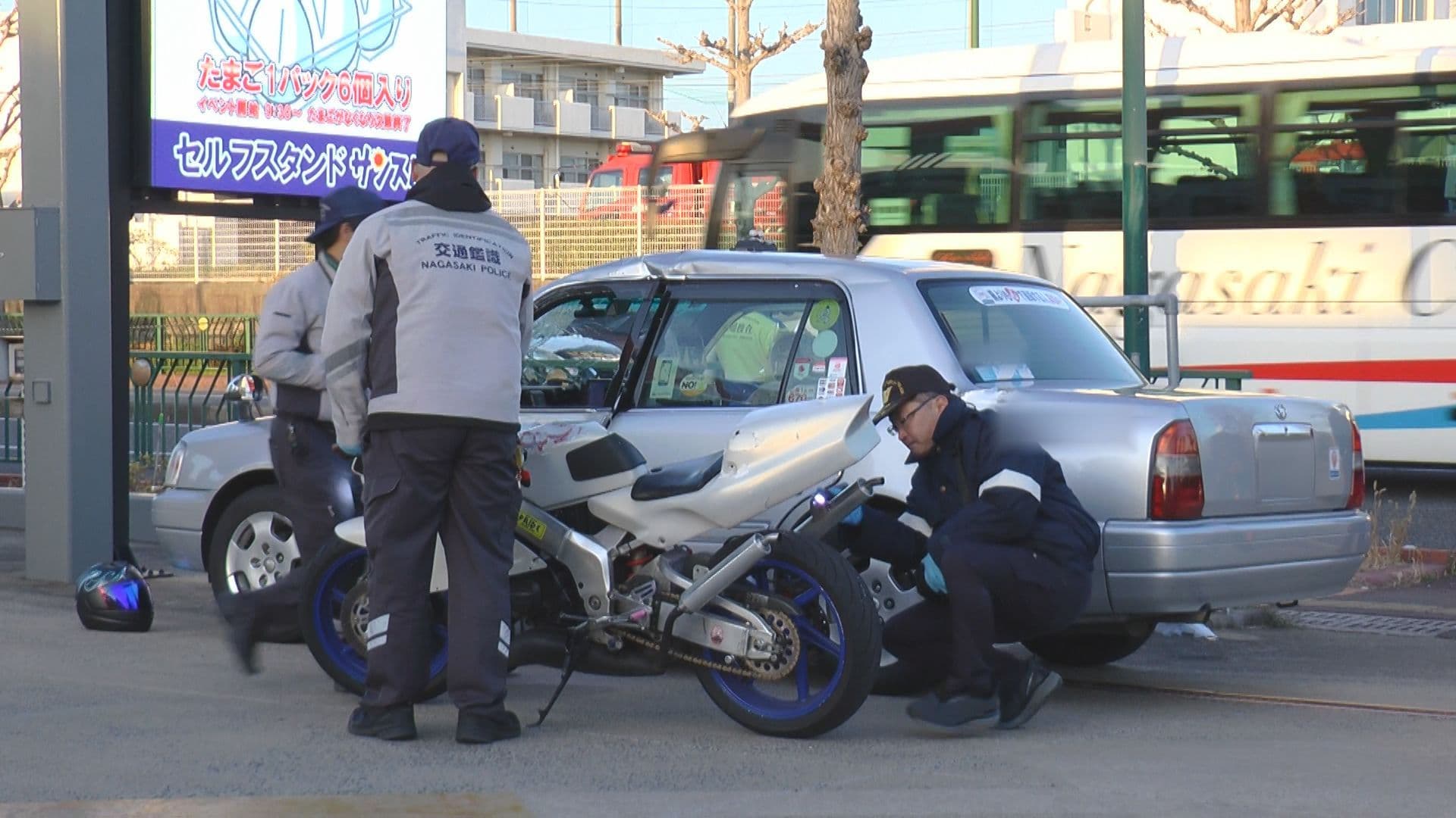 大村市でタクシーとバイクが衝突 陸上自衛官の男性（２１）死亡