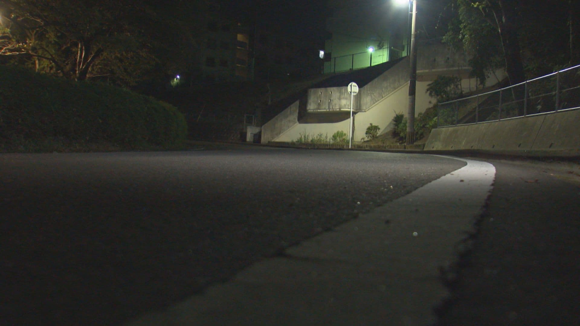 諫早市の急カーブ続く坂道で自転車が転倒 80歳男性が重体