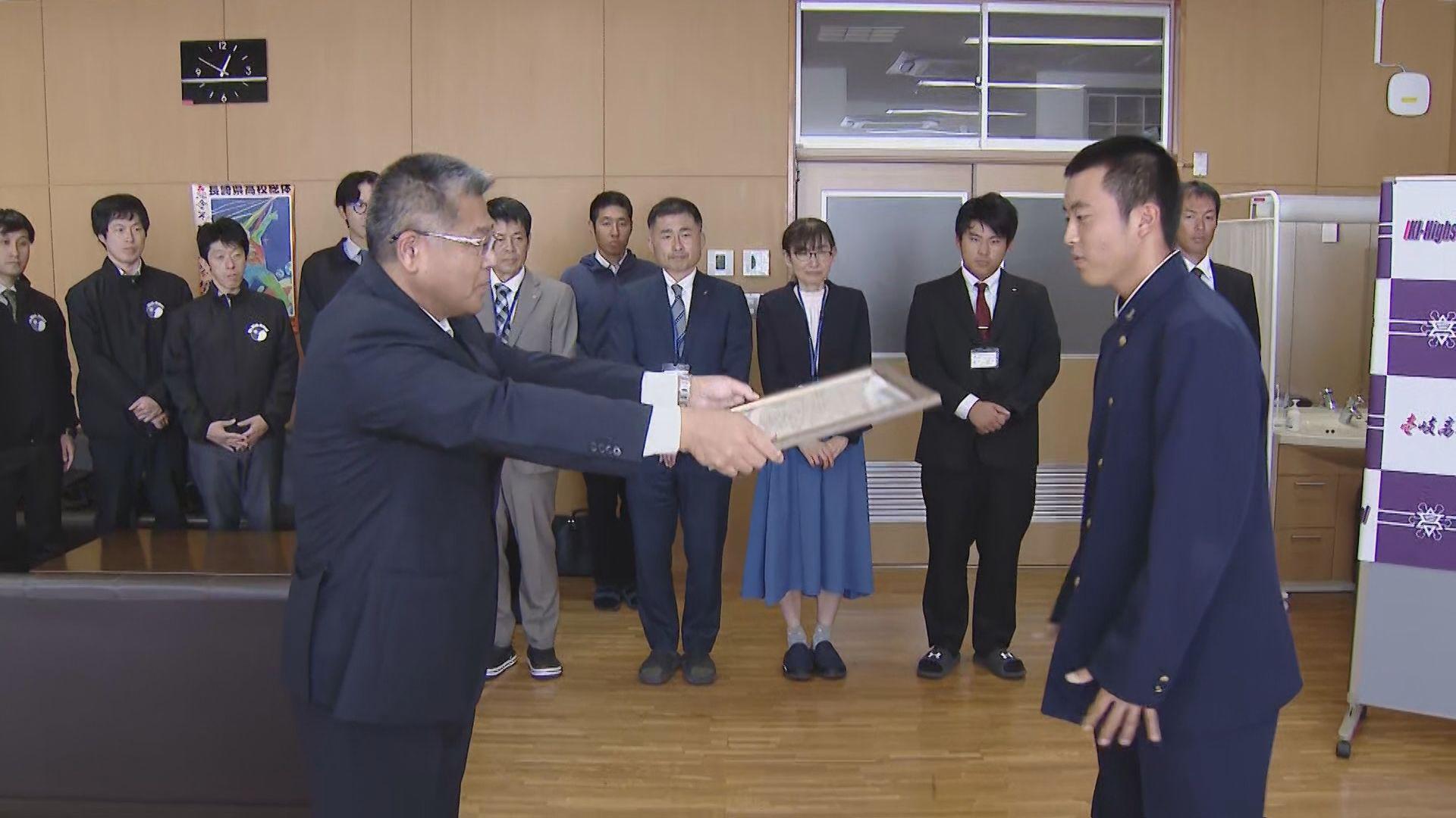 壱岐高校野球部にセンバツ甲子園２１世紀枠の県推薦書を授与