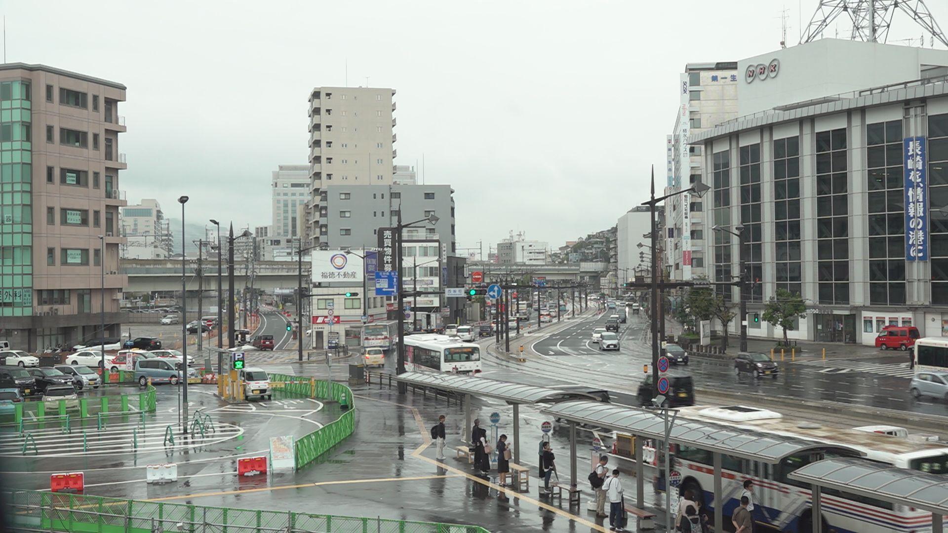 あす朝から昼ごろ警報級の大雨おそれ