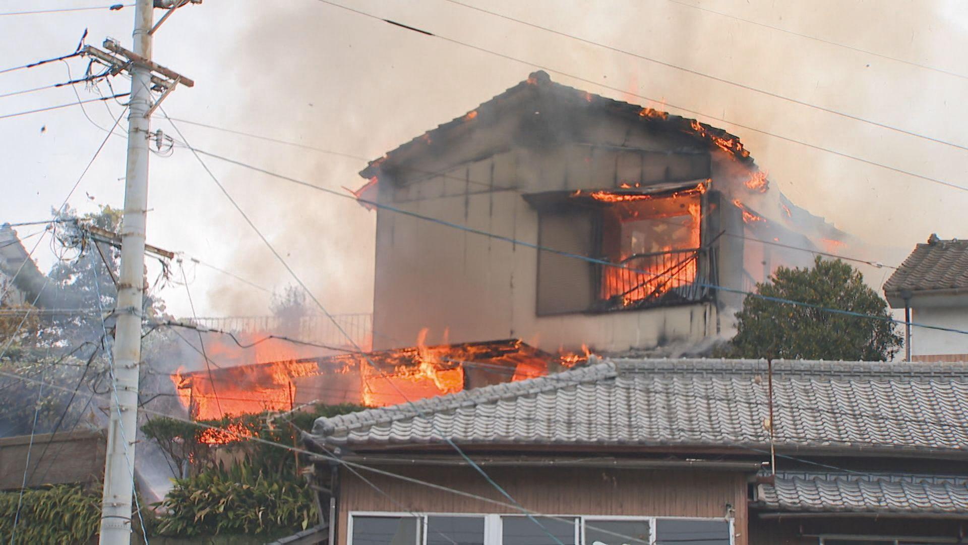 佐世保市今福町で住宅火災 高齢男性が軽いやけど