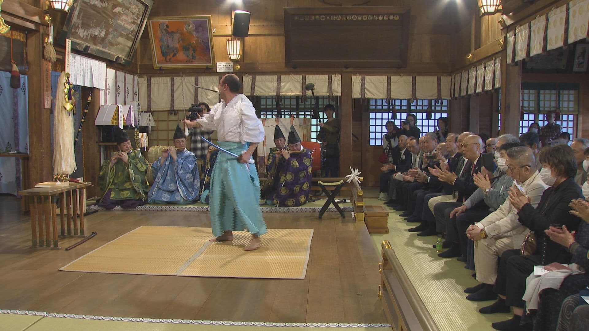 【長崎】諏訪神社で「日本晴れ」　平戸神楽など奉納