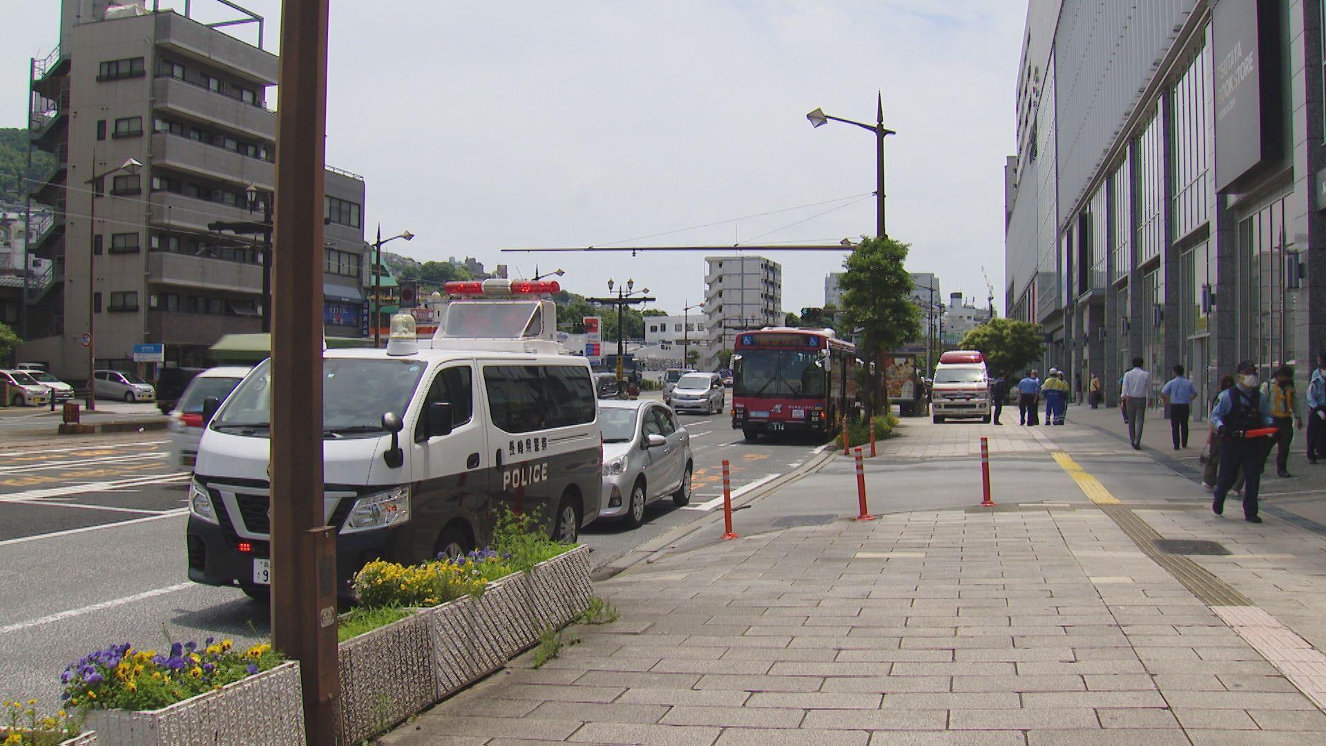 バス乗車時に高齢女性が転倒「ゆっくりでいいので手すりによく掴まって」注意呼びかけ
