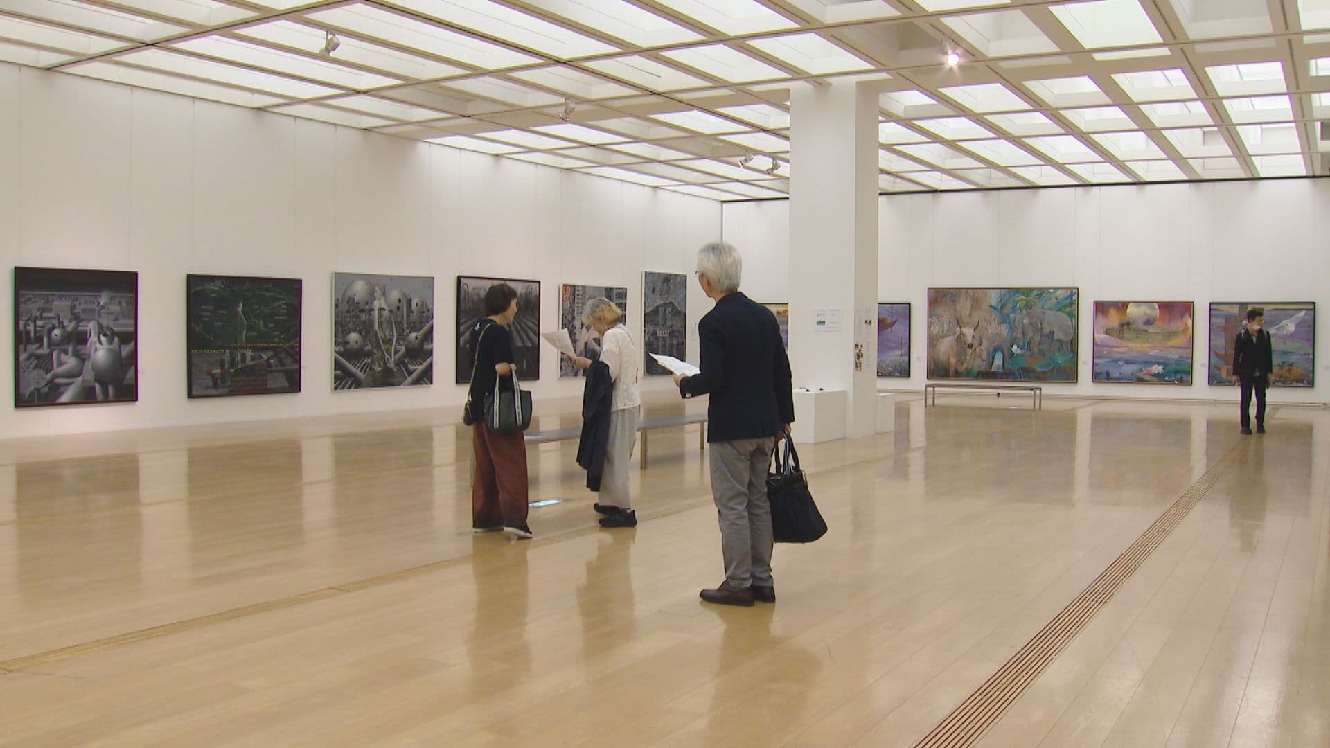 美術団体「二紀会」長崎支部の作品展 県美術館で７日（日）まで