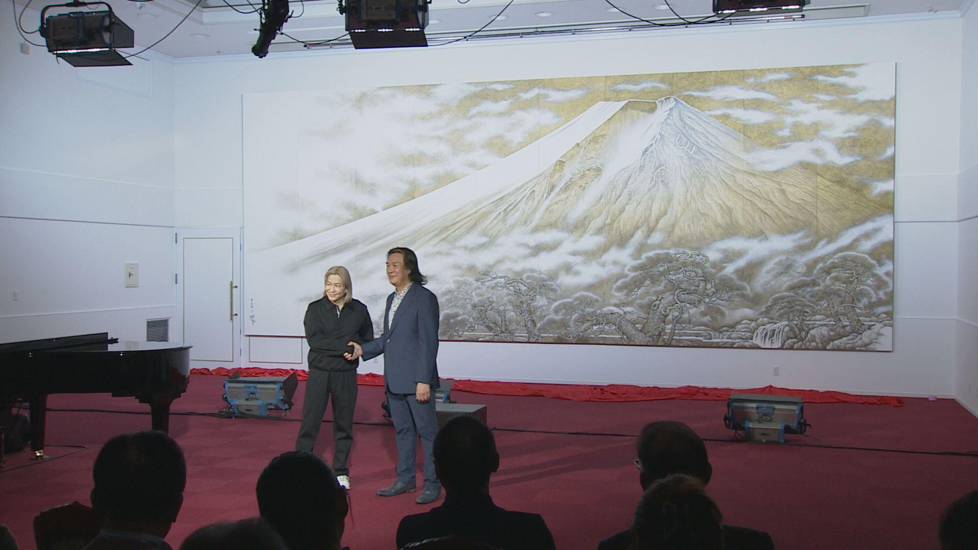 【長崎】小室哲哉さん生演奏も　日本最大級水墨画完成