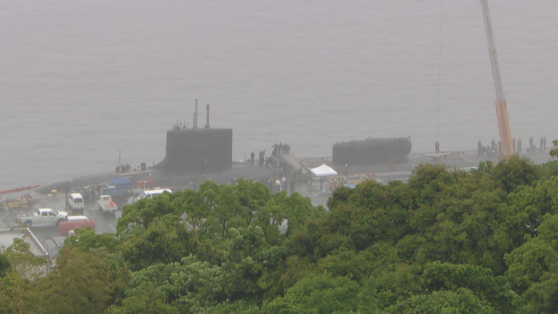 佐世保の赤崎岸壁に原子力潜水艦「ミシシッピ」入港