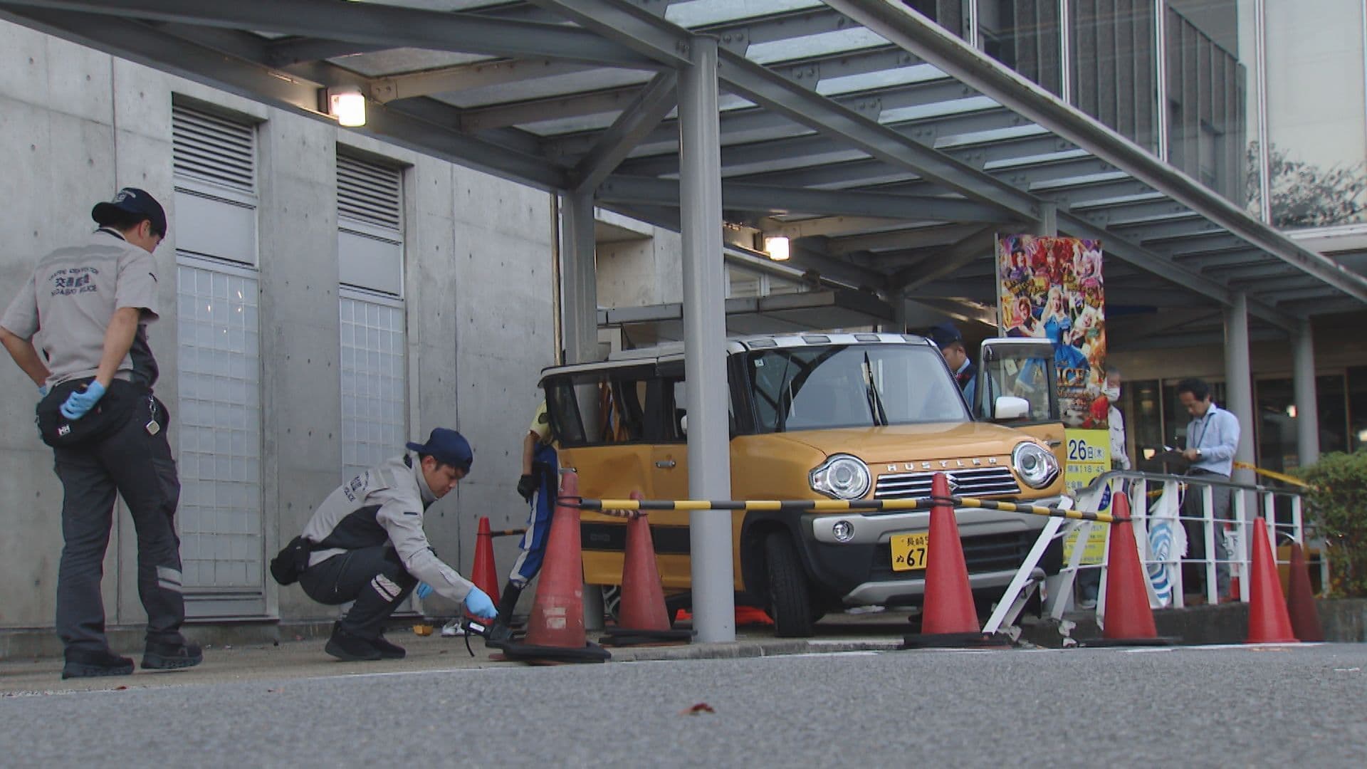 「50～60キロ出ていた」諫早図書館敷地内で高齢者が運転する車が歩行者2人をはねる 1人が意識不明