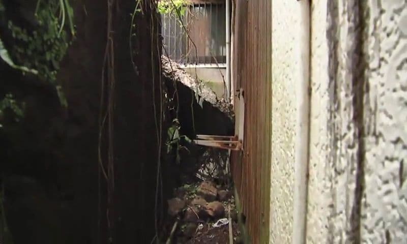 「コンクリート塀が落ちてきた」長崎市銭座町でコンクリート塀が約７メートルにわたり倒壊