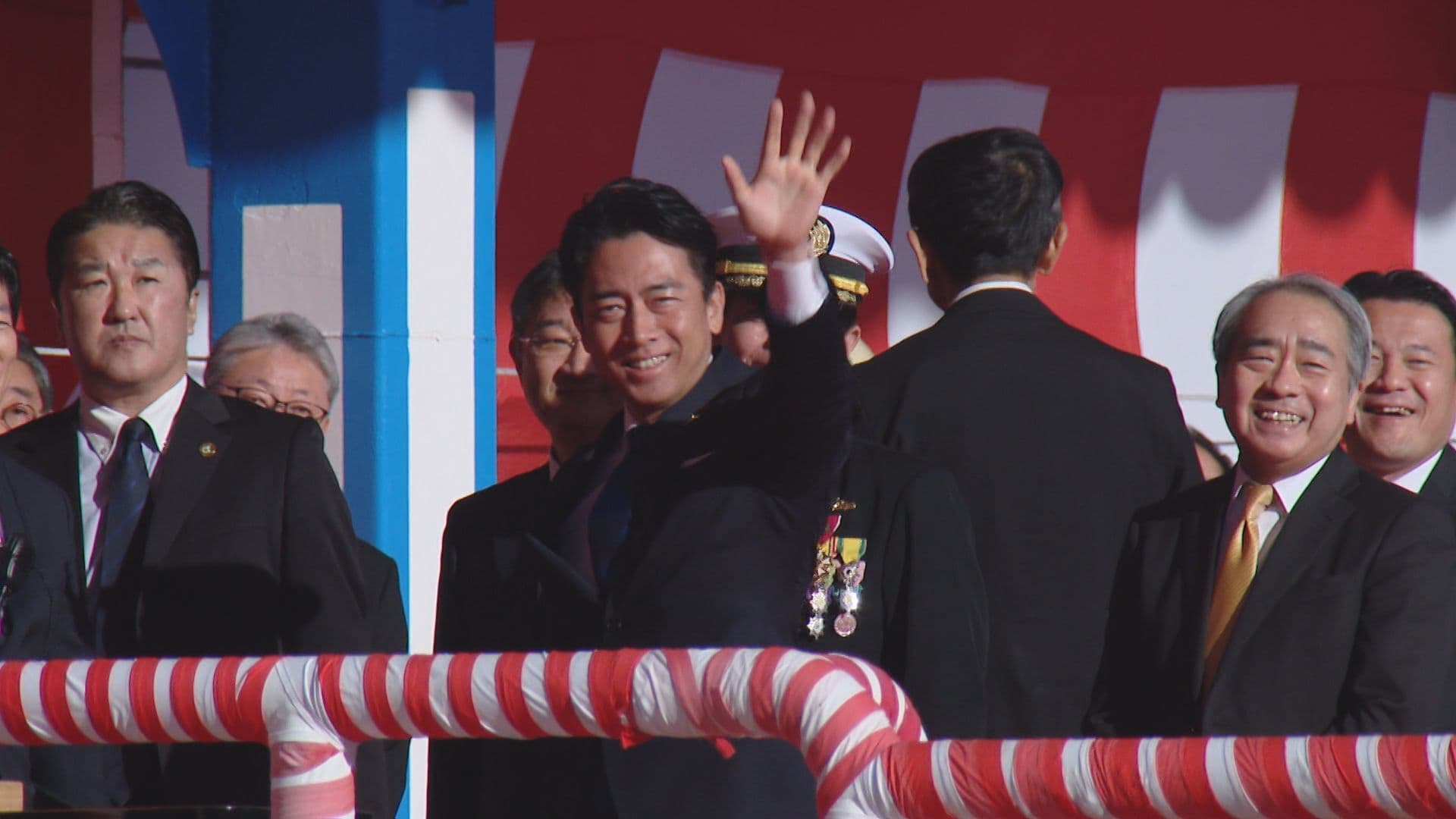 護衛艦「よしい」命名・進水式に小泉防衛相出席