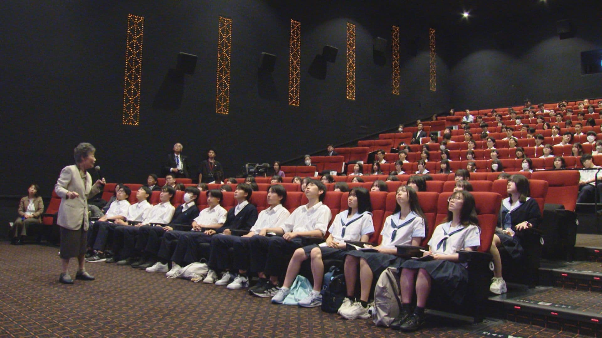 施設不足の受け皿に｢音に立体感｣修学旅行生に映画館で被爆体験講話