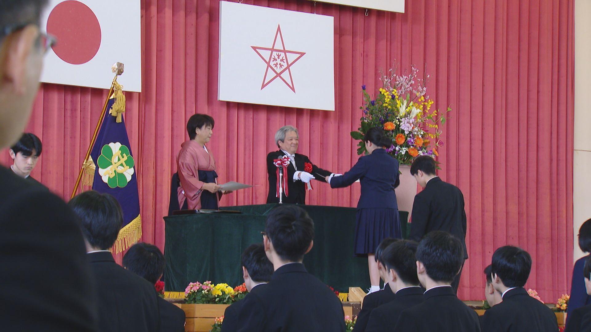 思い出と希望を胸に新たな一歩…県内の公立中学校で約1万1200人が卒業