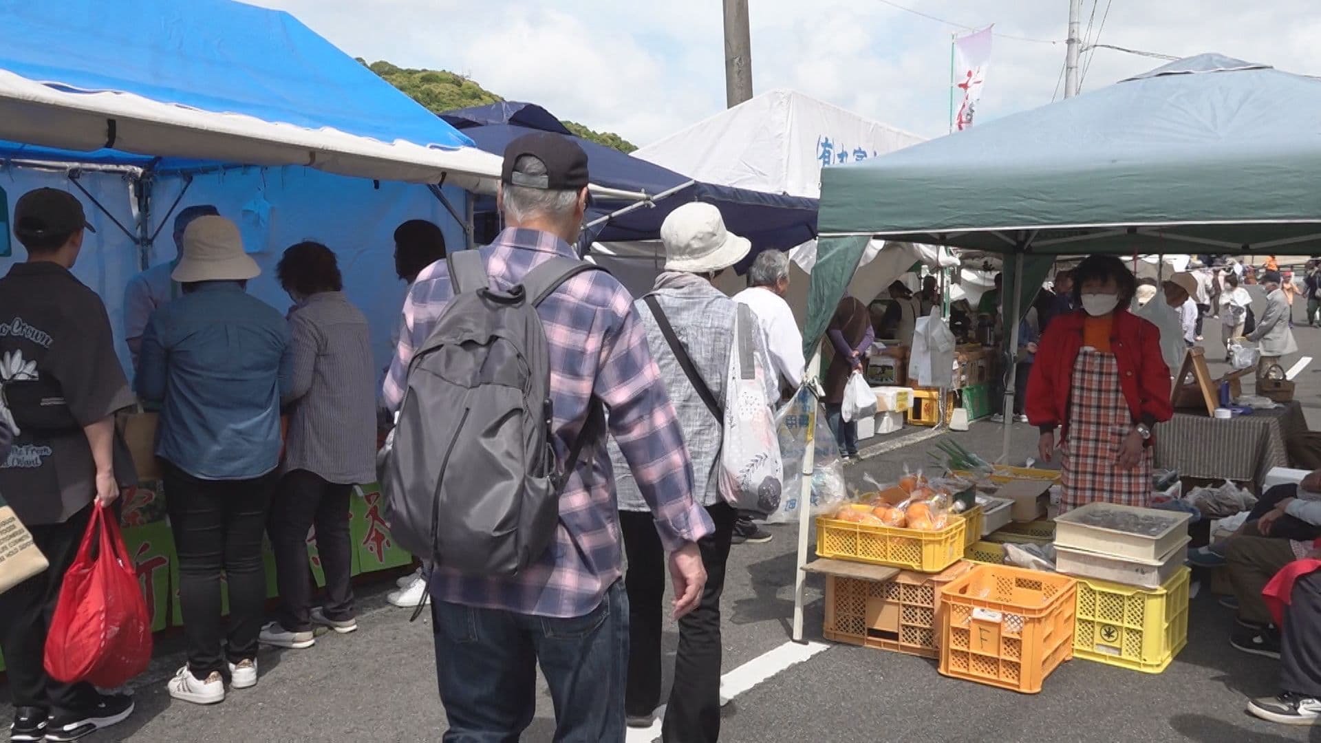佐世保市の初夏の風物詩「早岐茶市」の初市始まる