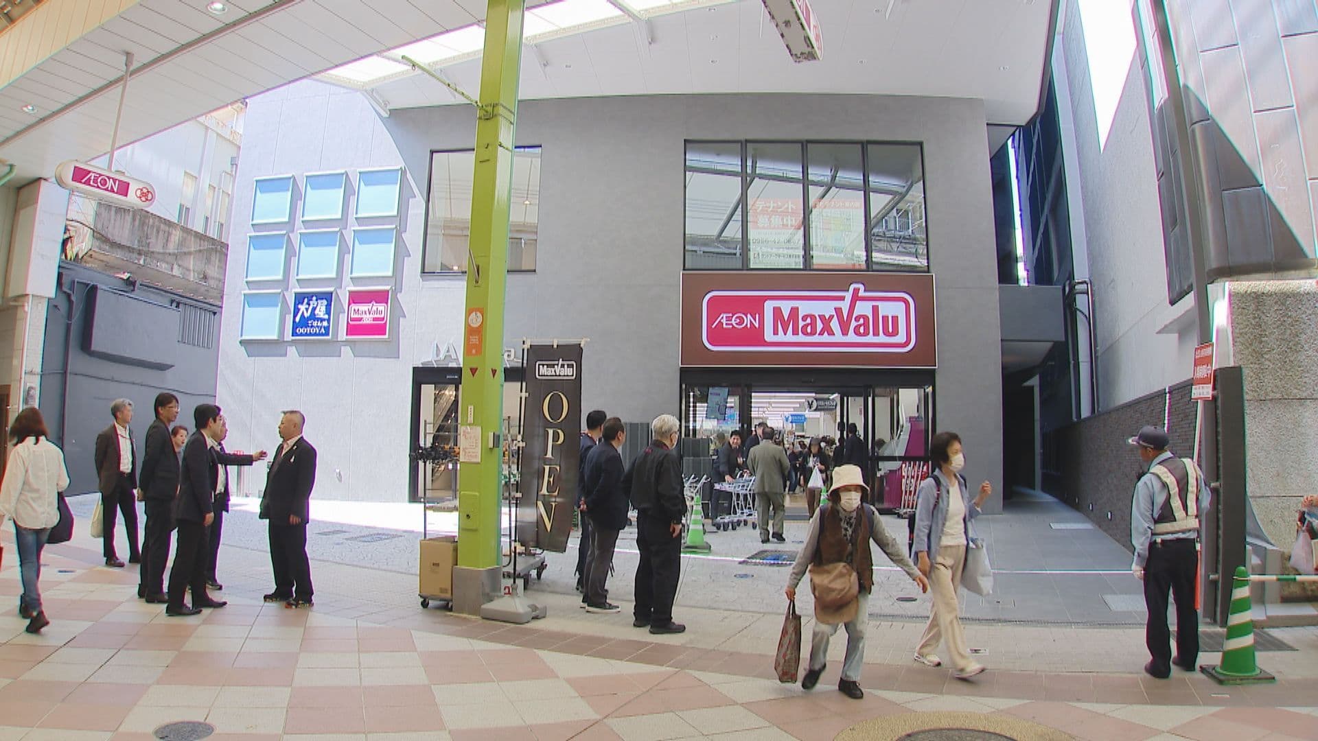 「コミュニティーの場として使って」させぼ四ヶ町商店街にマックスバリュがオープン