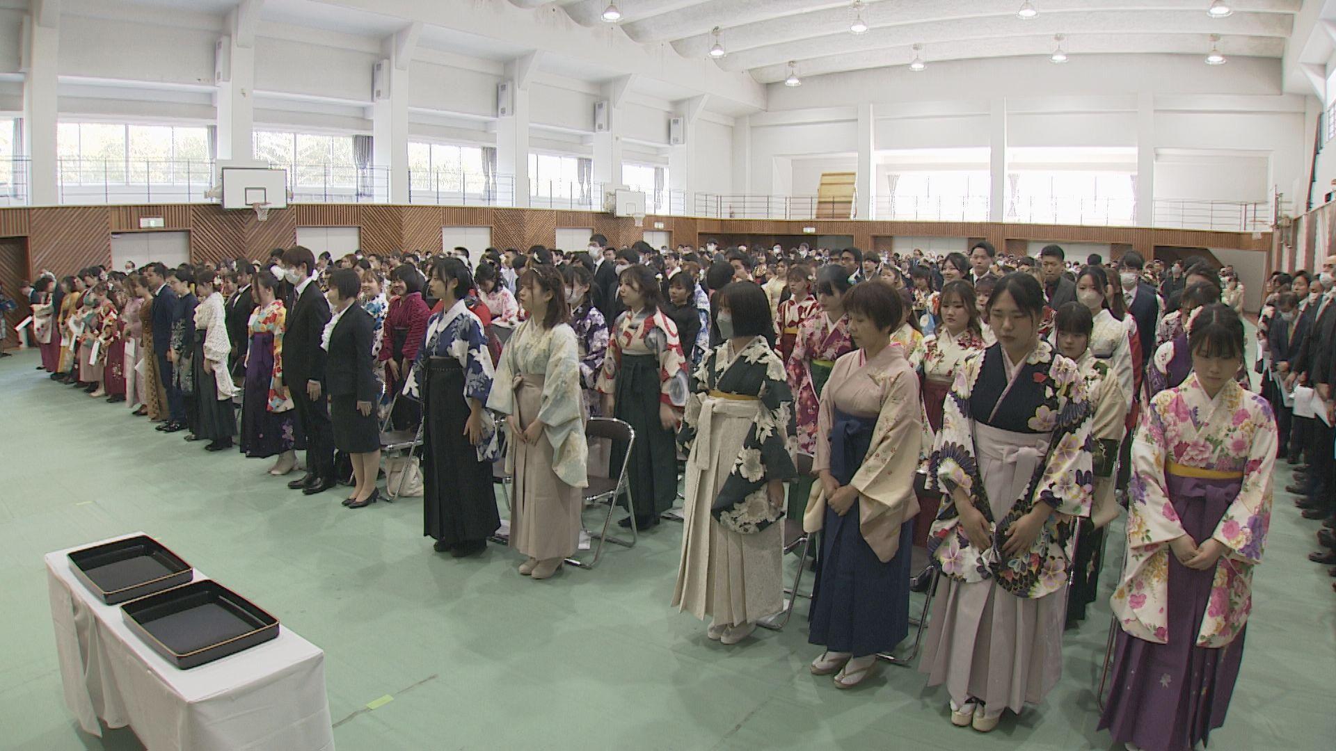 「専門職は生涯学習…常に向上心持って」長崎短期大学で卒業･修了式　２２２人が門出