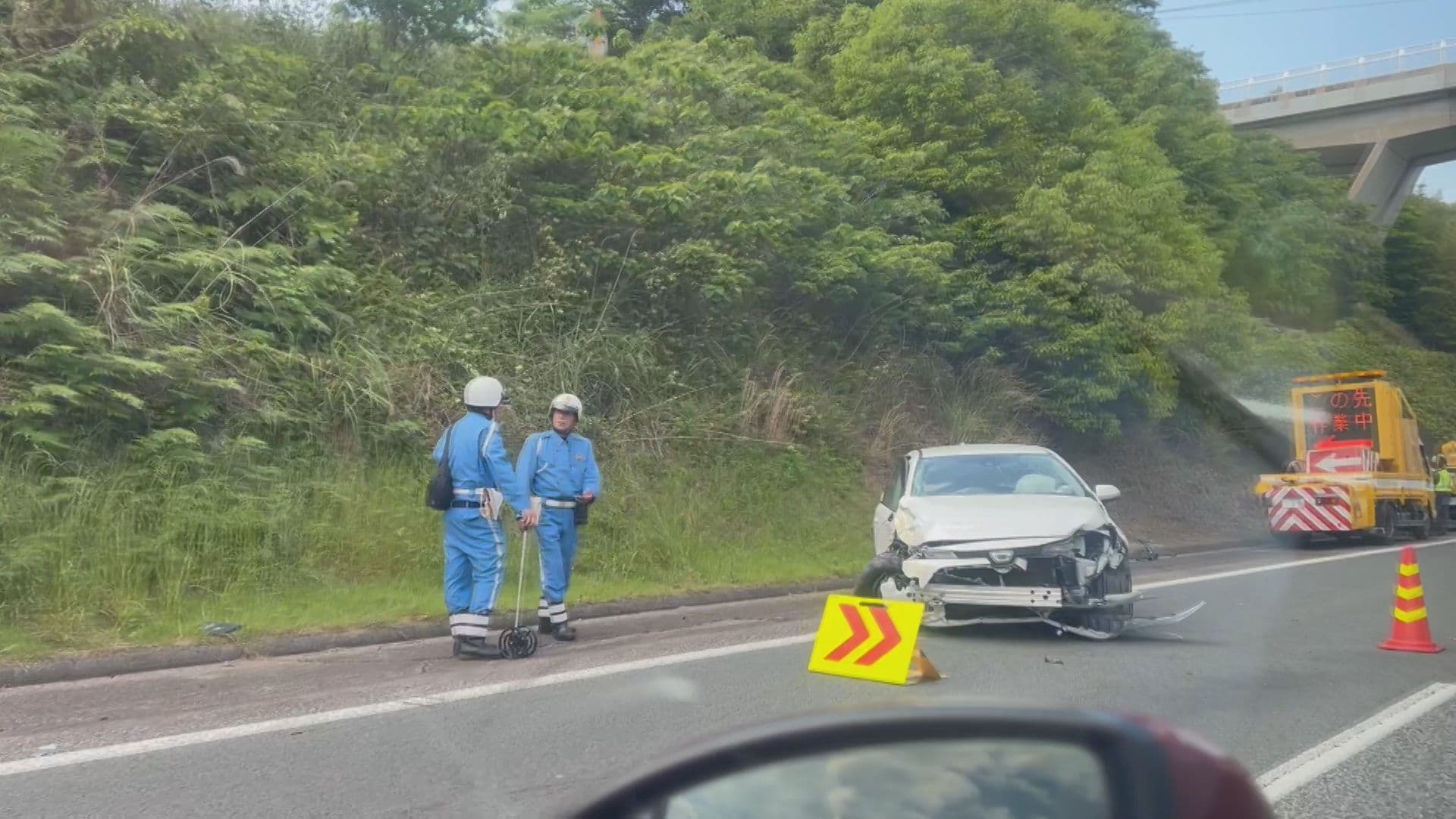 「脇見運転をしていた」工事規制中のＮＥＸＣＯ西日本の車両に乗用車が追突 3台絡む玉突きに