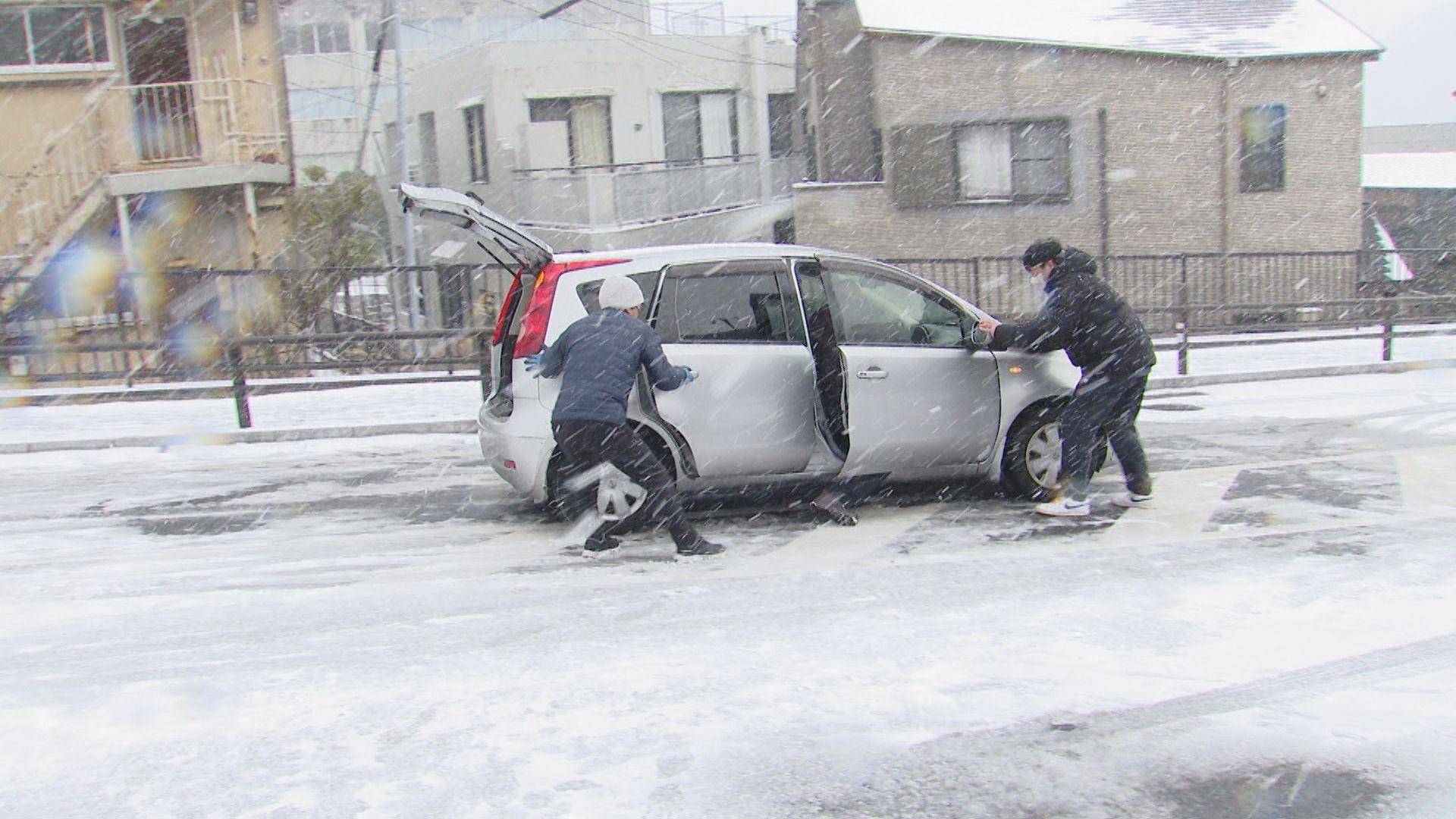 今季一番の寒気…坂の町長崎では車の立ち往生相次ぐ　スリップ事故126件･3人がけが